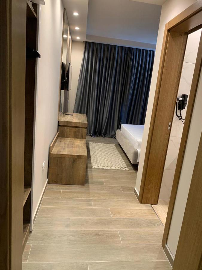 Hotel Kristera Vlore Bagian luar foto