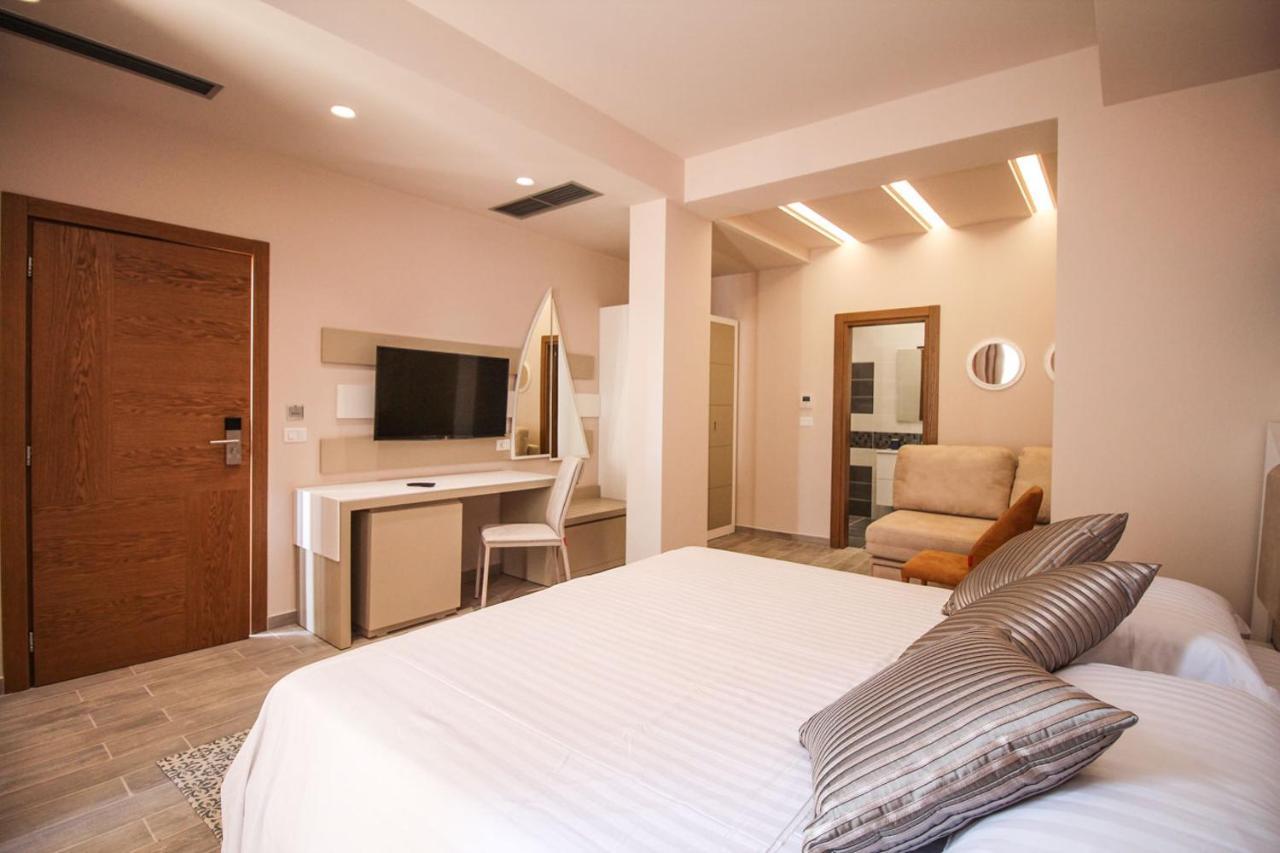 Hotel Kristera Vlore Bagian luar foto