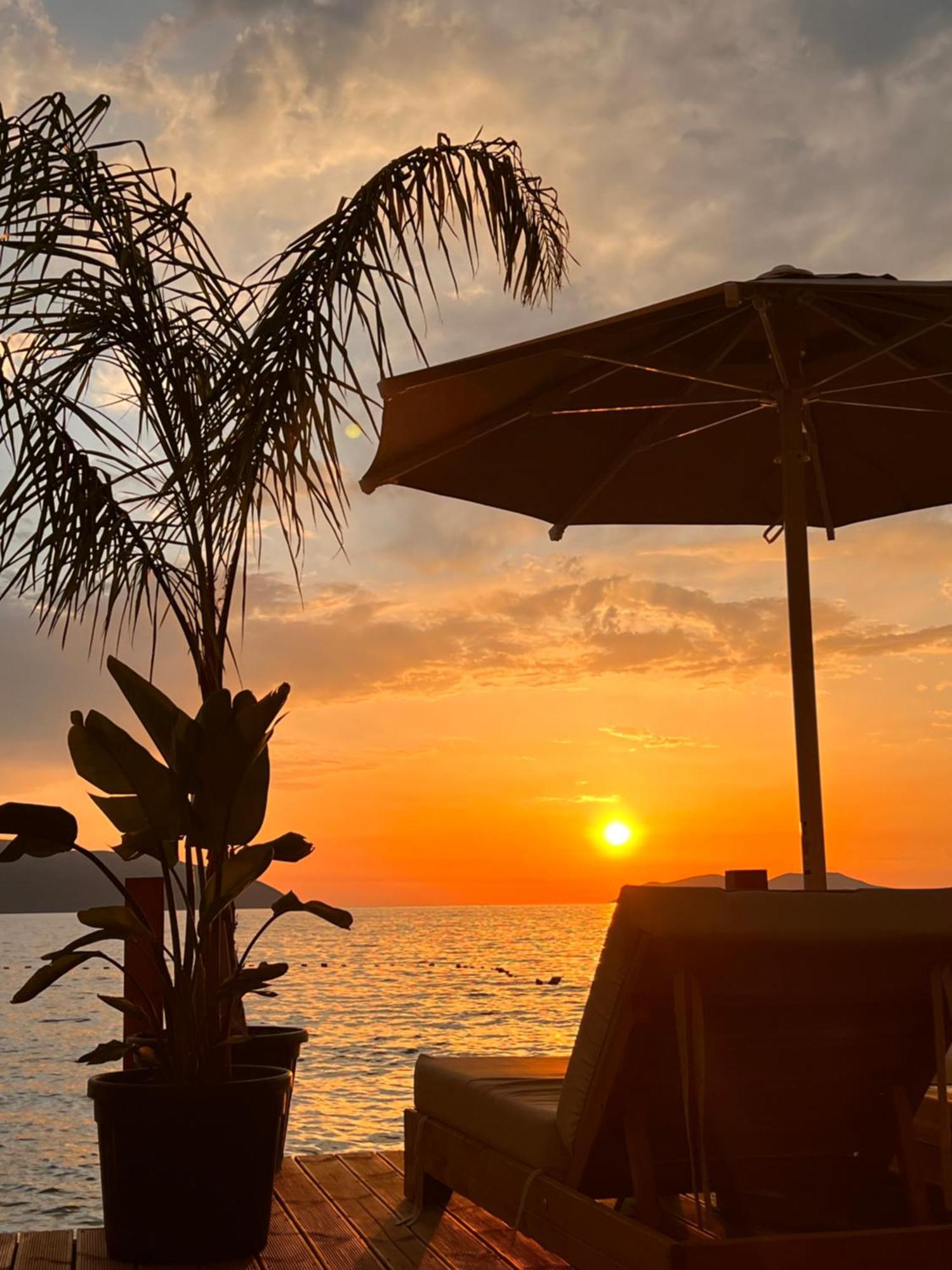 Hotel Kristera Vlore Bagian luar foto