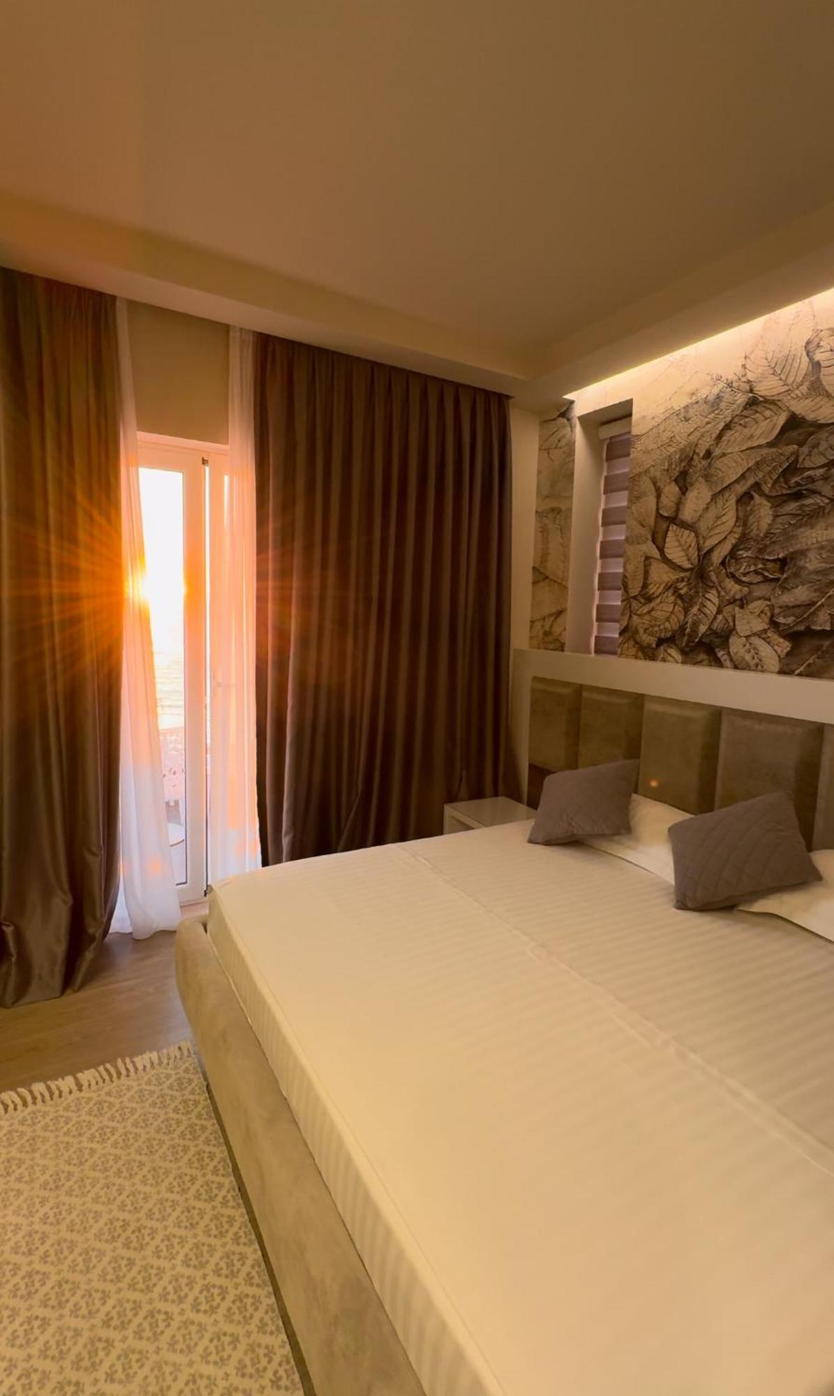 Hotel Kristera Vlore Bagian luar foto