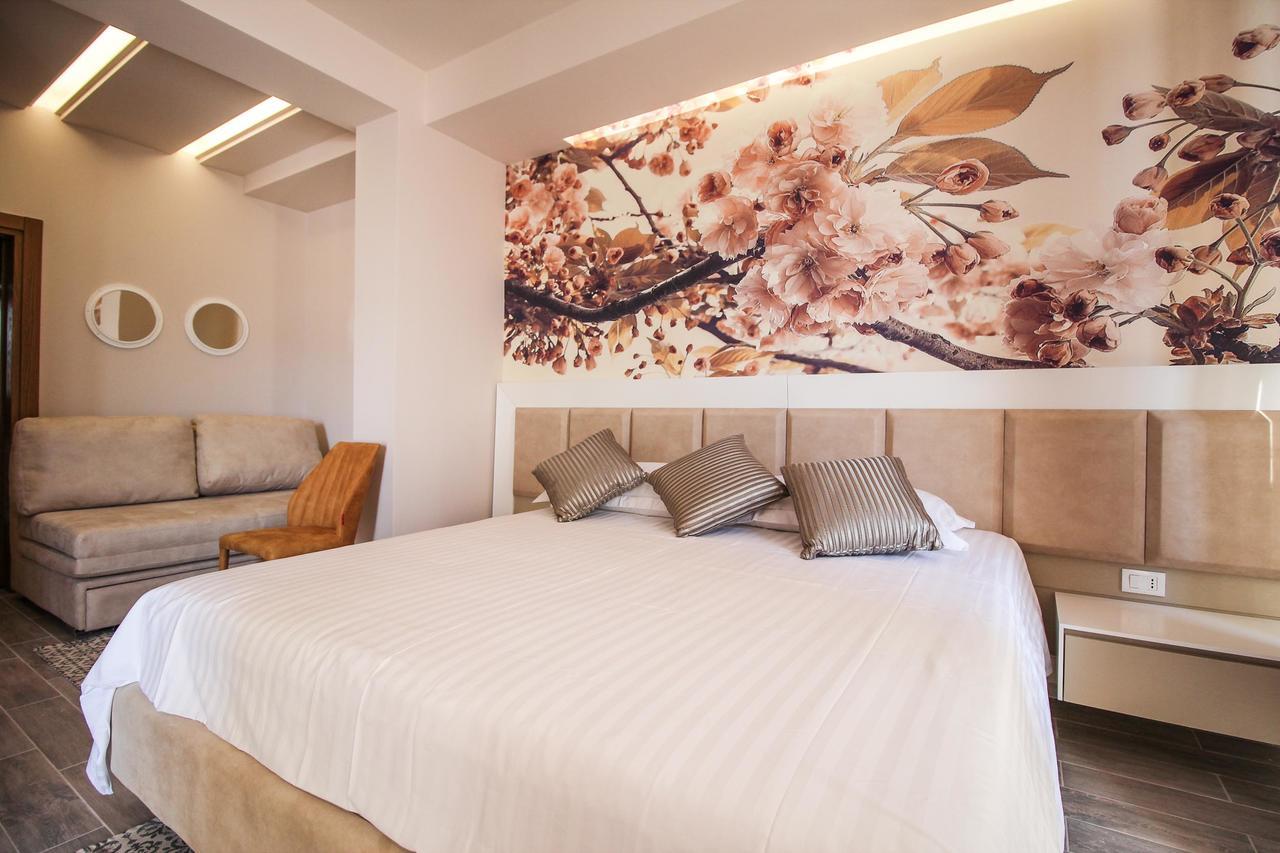Hotel Kristera Vlore Bagian luar foto