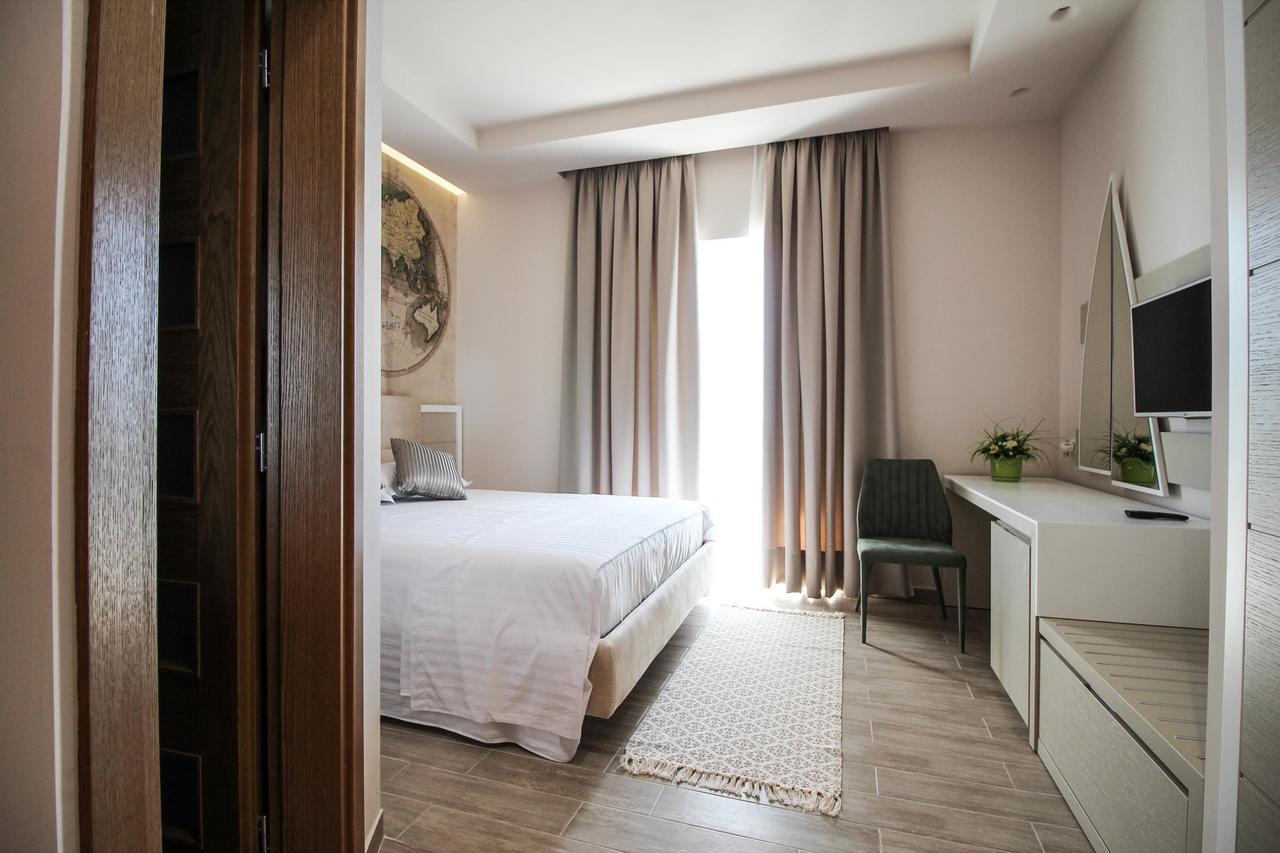Hotel Kristera Vlore Bagian luar foto