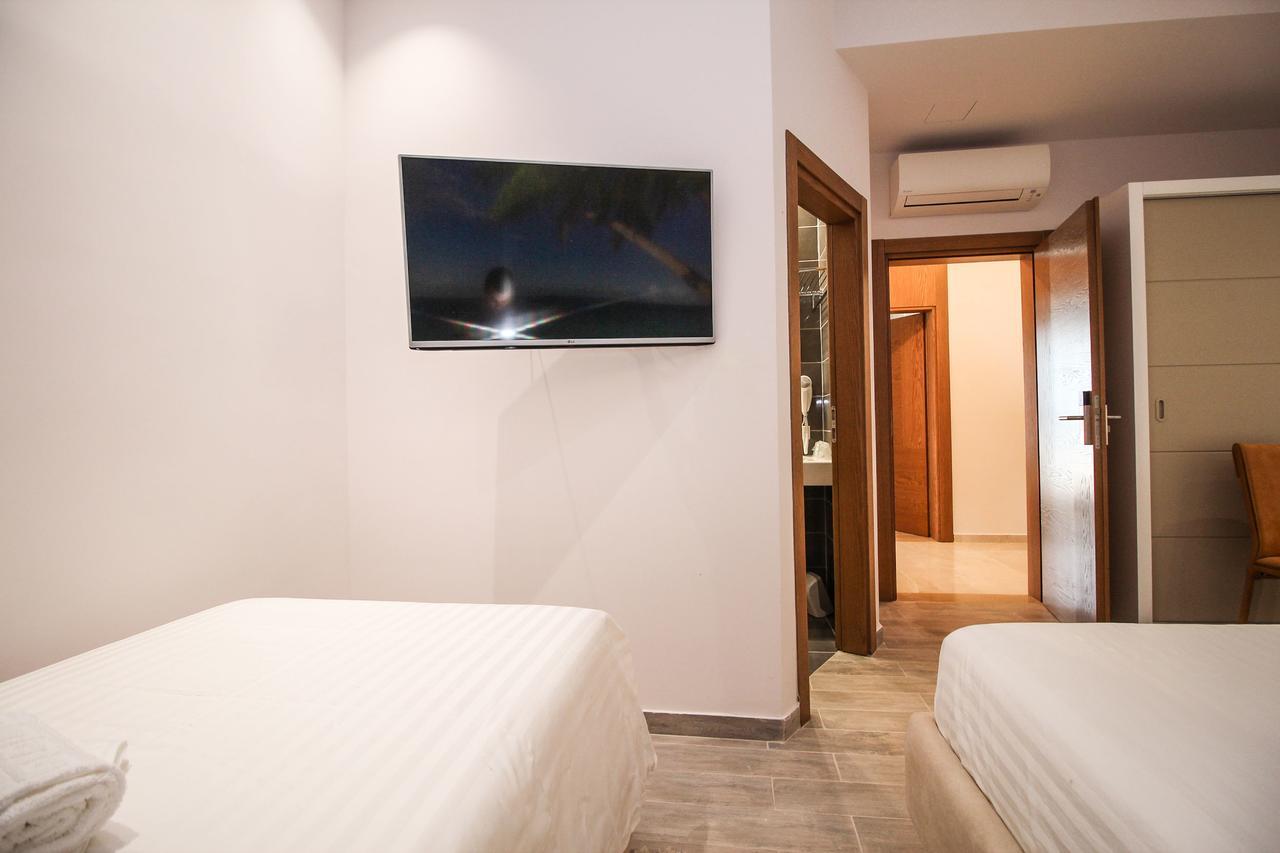 Hotel Kristera Vlore Bagian luar foto